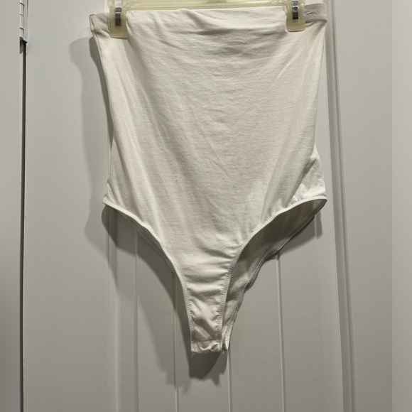 Strapless Bodysuit Bundle! Strapless White and Black Bodysuits Size M - Picture 2 of 11